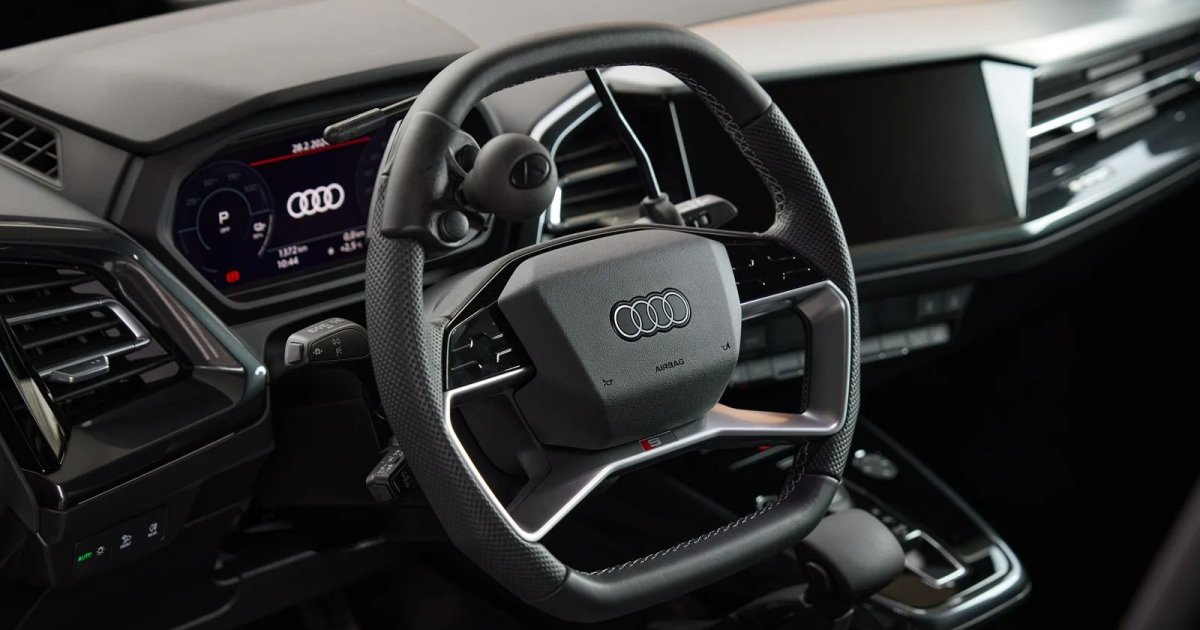 Почему руль у некоторых автомобилей вырезается снизу