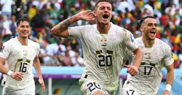 Челси тянется за текстом