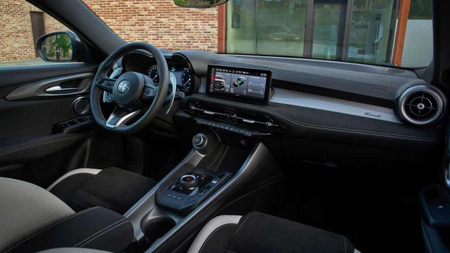 Альфа Ромео Тонале