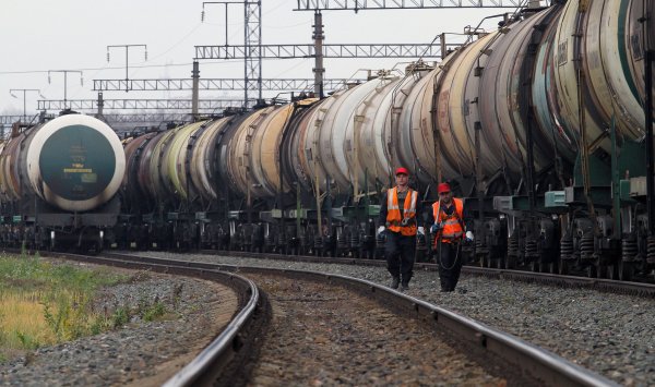 Цены на нефть недооценивают санкции против России, считает глава Total