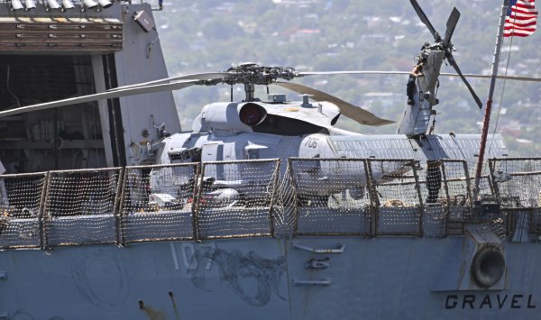 США отправляют авианосец в Латинскую Америку, наращивая кампанию