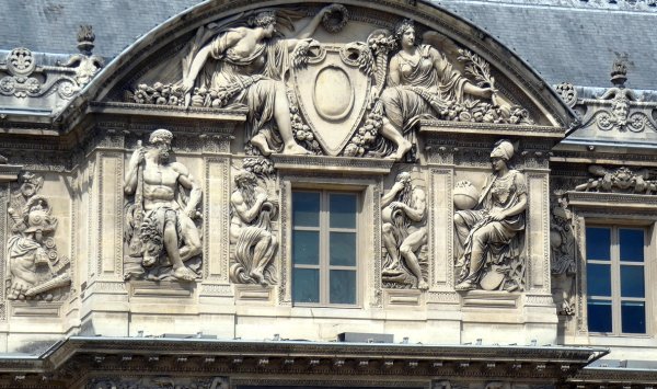 Подозреваемые в ограблении Лувра арестованы после недельной охоты