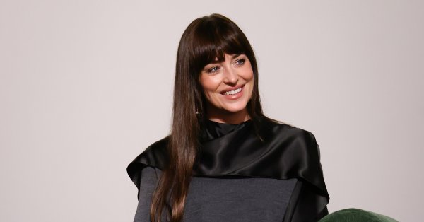 Дакота Джонсон рассказывает о мужчинах, карьере и вещах в жизни – в новом номере Vogue Germany