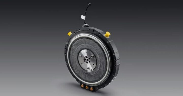 Эта штука на картинке имеет мощность 1005 лошадиных сил!