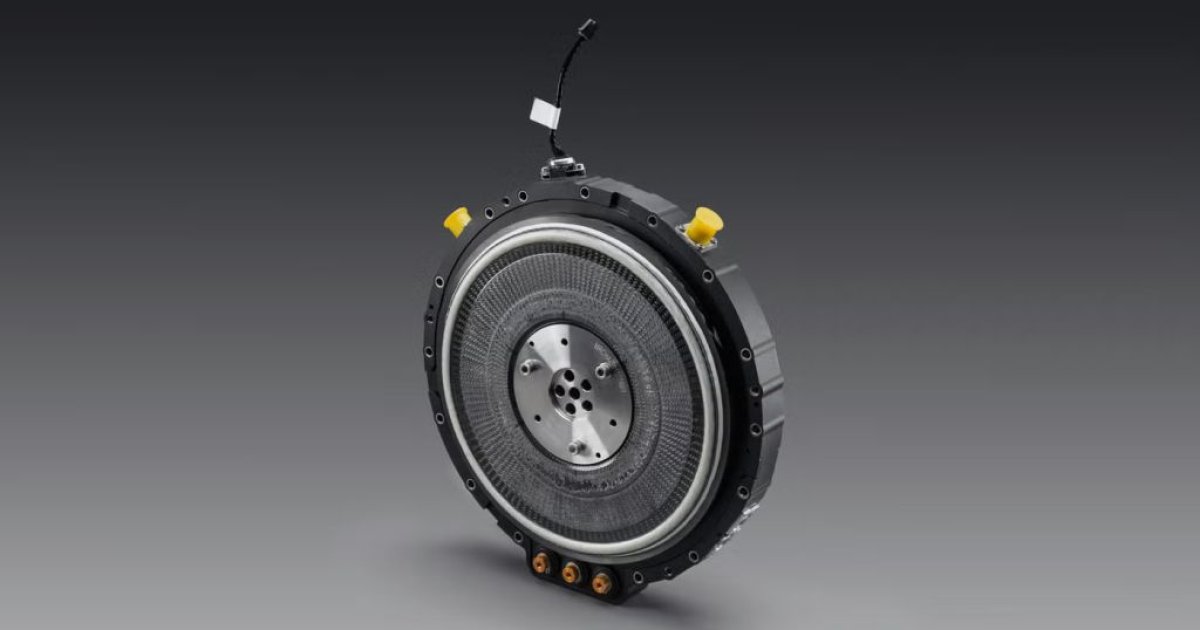 Эта штука на картинке имеет мощность 1005 лошадиных сил!