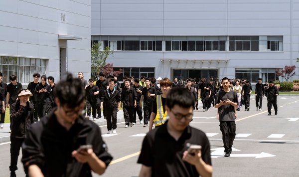 Предприятия больше не стесняются сокращать рабочие места из-за ИИ