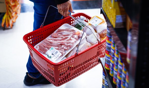 Администрация Трампа частично профинансирует продовольственную помощь