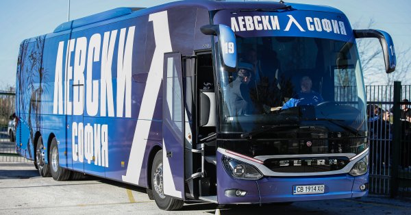 Известные клубы обвиняют Левски в том, что он большой голый игрок