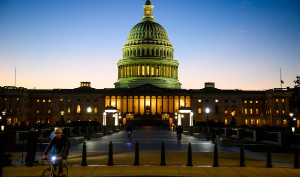 Приостановка работы правительства США подходит к концу после соглашения в Сенате