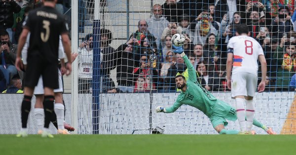 Португалия разгромила со счетом 9:1, Бруну Фернандеш копается в ошибках