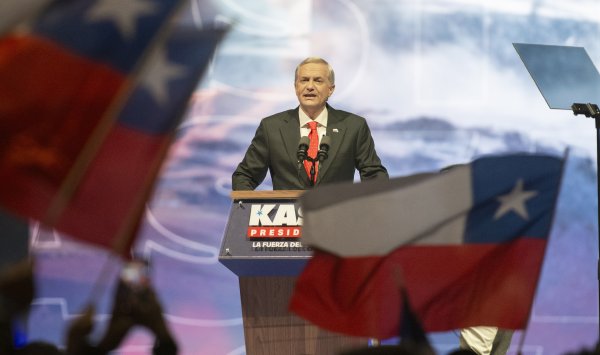 Преступность и экономические проблемы толкают южноамериканских избирателей вправо