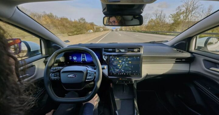 А бюджетные модели Ford в Европе весной получат автопилот.