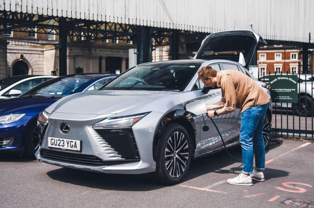 электромобили