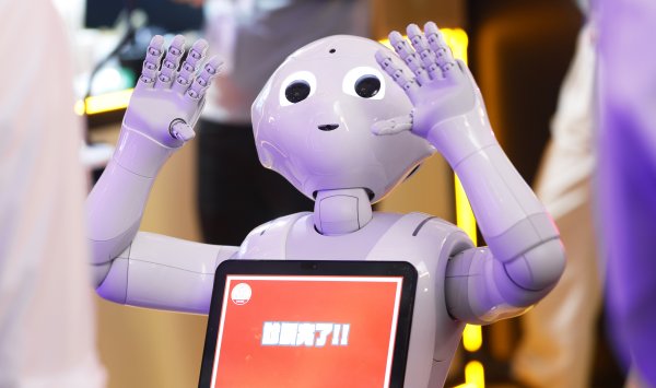 Азиатские акции завершили волатильную неделю в минусе