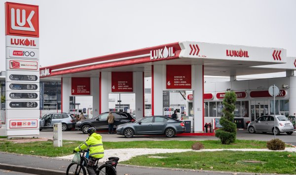 Список кандидатов в «Лукойл» расширился до Exxon, Chevron, Абу-Даби