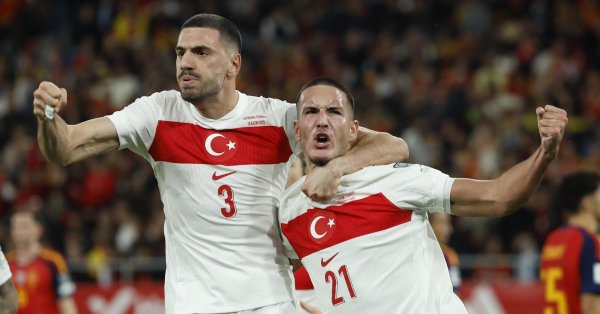 Турция не уступила Ла Фурии и сыграла вничью 2:2 в Севилье