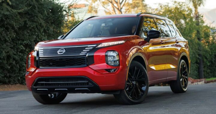 Новый Nissan Rogue оказался трансформированным Mitsubishi Outlander