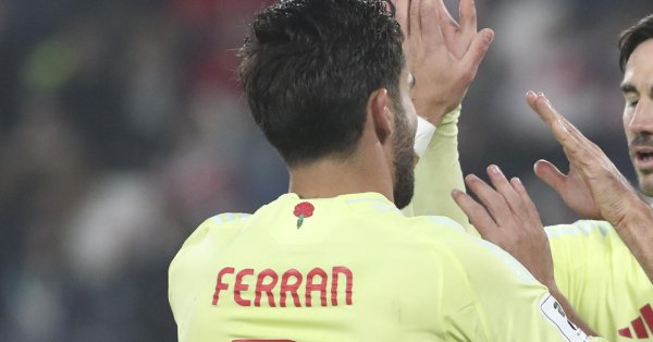 Ферран Торрес присоединился к Ди Стефано и Серхио Рамосу.