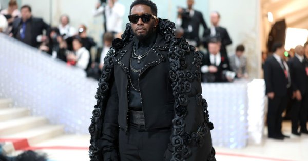 В тюрьме, но с привилегиями — Шон «Дидди» Комбс напился домашнего алкоголя