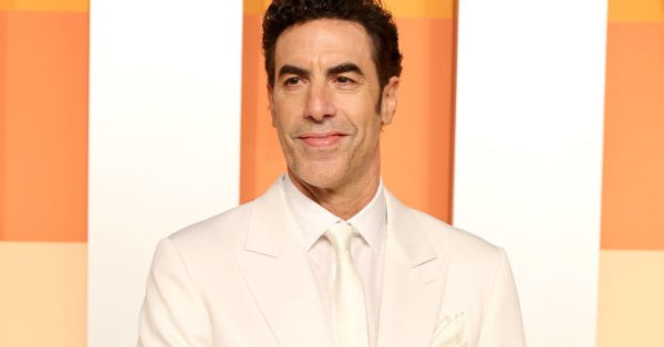 54-летний Саша Барон Коэн встречается с молодыми женщинами – последняя оказывает влияние