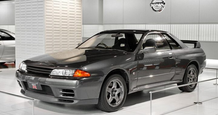 Почему педаль газа Nissan Skyline GT-R R32 несимметрична