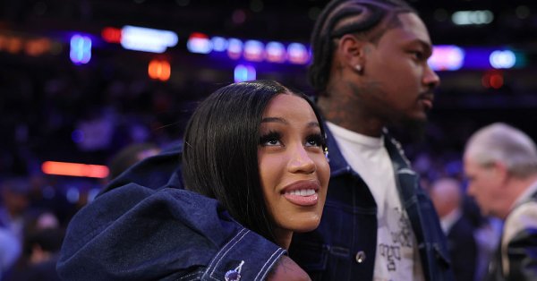 Материнское счастье – Карди Би родила четвертого ребенка