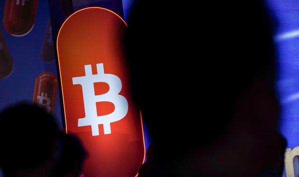 Биткойн стирает рост в 2025 году, медвежий рынок в секторе углубляется