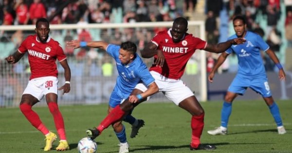 Матчи по ТВ, сегодня, 8 ноября.