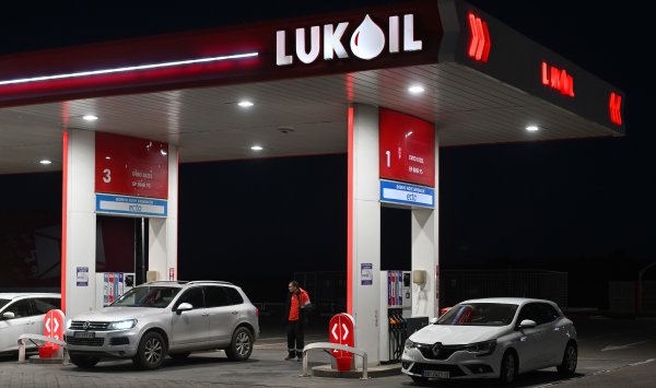 Болгария и Румыния спешат защитить свои российские НПЗ перед санкциями