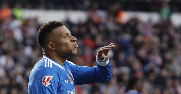 «Реал» проиграл «Вайекасу»