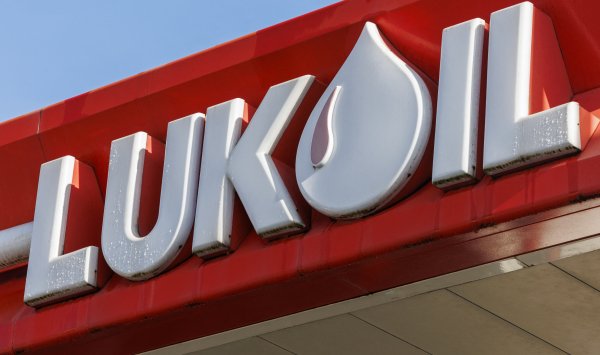 Ирак прекратил выплаты Лукойлу из-за санкций США