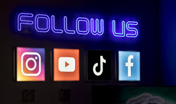 Соцсети подадут в суд за создание зависимостей у детей