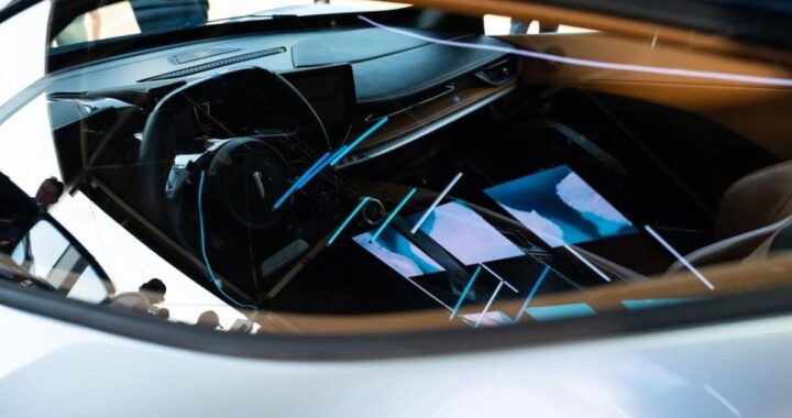 Лобовые стекла нового поколения имеют больше возможностей, чем смартфон