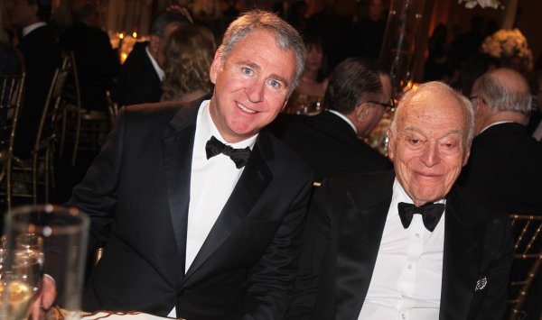 Портрет Климта установил рекорд современного искусства, проданный за 236,4 миллиона долларов.