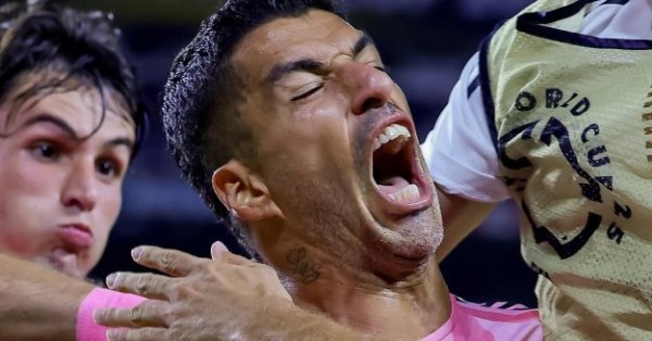 Луис Суарес признался о своем трудном детстве: мыл машины в Уругвае