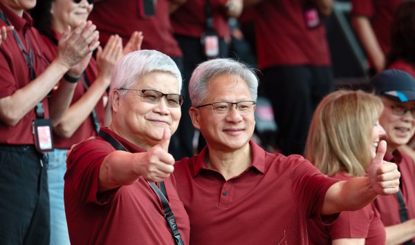 Nvidia просит TSMC предоставить больше плат для удовлетворения высокого спроса на искусственный интеллект