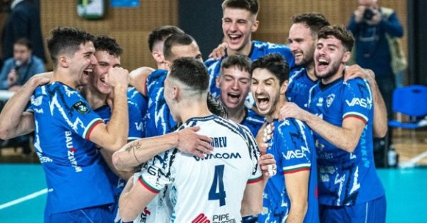 Матчи и спорт по ТВ, сегодня, 12 ноября.