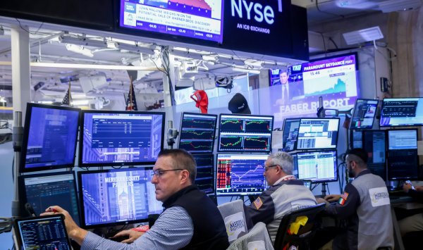 Крах акций технологических компаний и криптовалюта тревожат ритейлеров