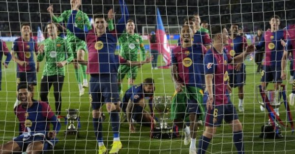 «Барса» вернулась на «Камп Ноу» + ФОТО