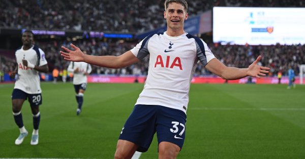 Как защитник стал лучшим бомбардиром Тоттенхэма