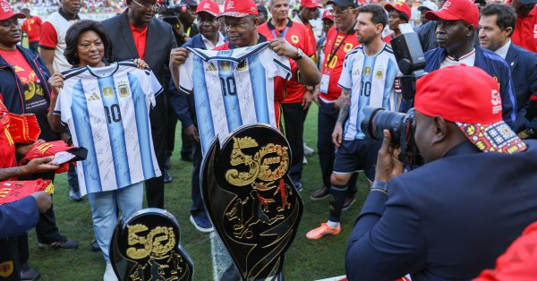 Месси сияет: Аргентина обыграла Анголу и забрала домой миллионы