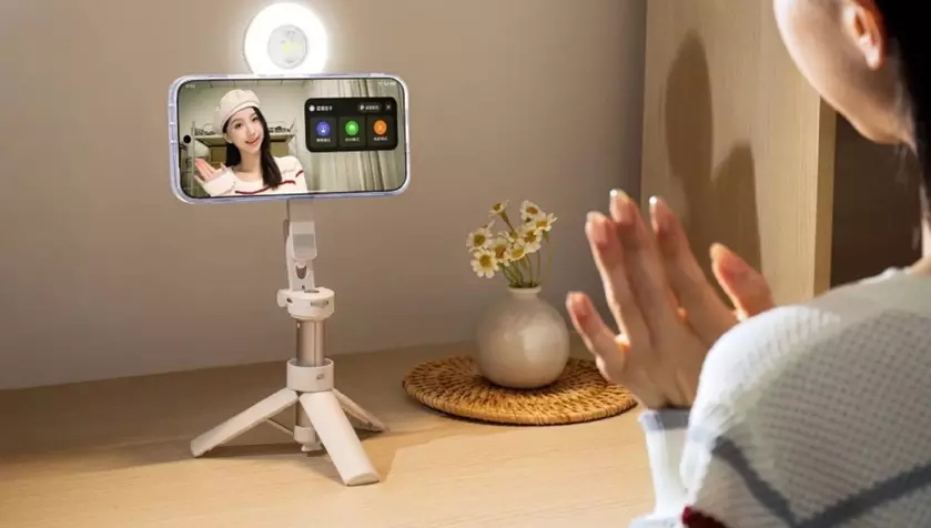 Oppo представила Magnetic Halo Flash Light — необычный аксессуар для освещения при создании фото и видео контента