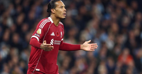 Ван Дейк: Пощечина для нас, но титул мы не отдадим