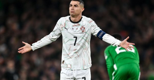 Ирландцы шокируют Португалию в Дублине, Роналду получил красную карточку