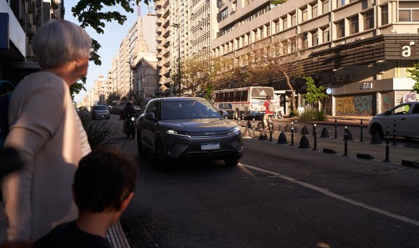 И. Левков: Болгария не готова привлечь крупного инвестора в электромобили