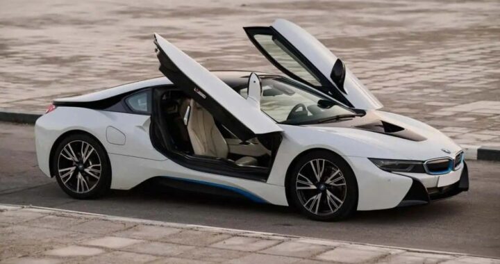 BMW i8, принадлежавший Марадоне, выставлен на аукцион