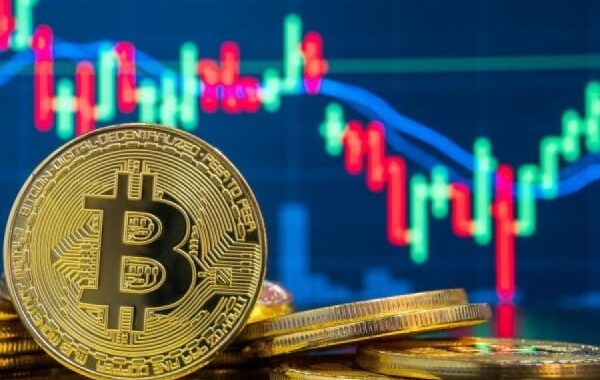 Биткоин упал до двухнедельного минимума на фоне укрепления доллара