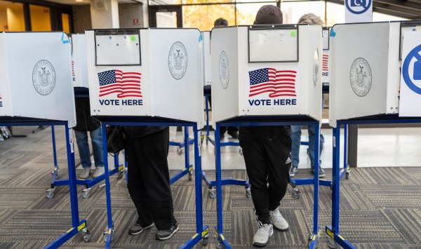 Сокращение федеральной поддержки угрожает безопасности выборов в Нью-Йорке