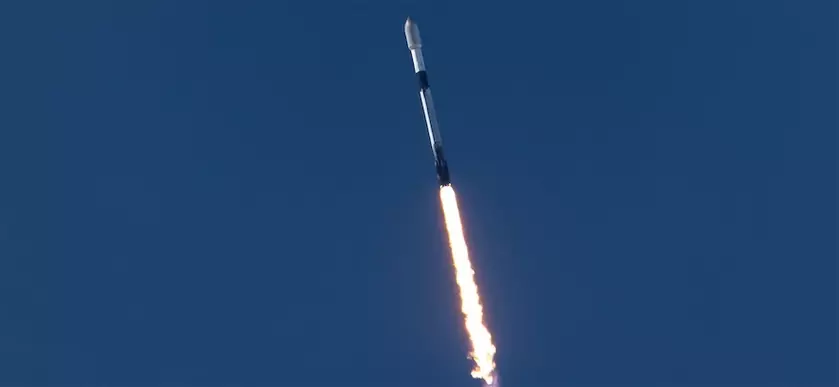 SpaceX осуществила в 2025 году 100-й запуск ракеты Falcon 9, которая вывела на орбиту 28 спутников Starlink