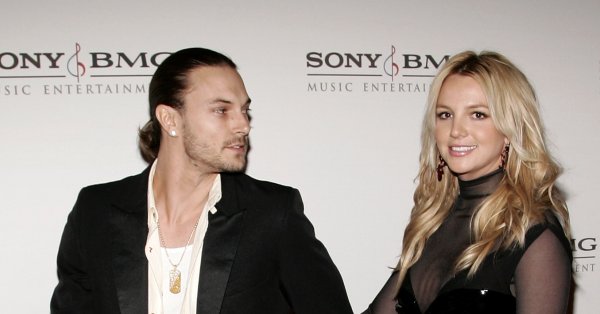 Бритни Спирс удалила свой Instagram из-за мемуаров бывшего мужа Кевина Федерлайна